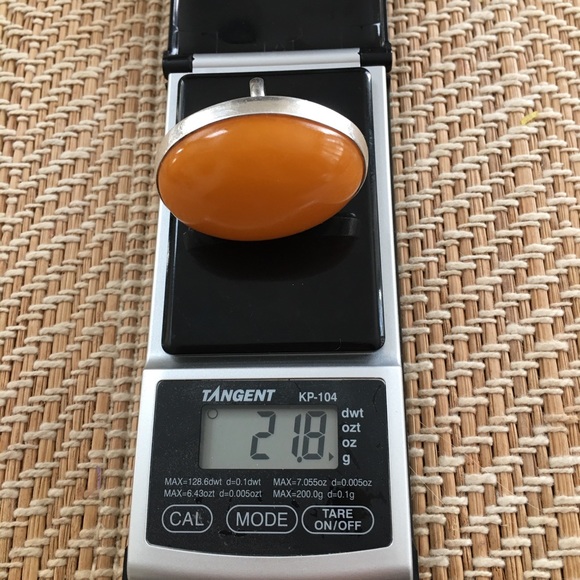 Butterscotch Baltic amber sterling silver ring - Picture 4 of 11